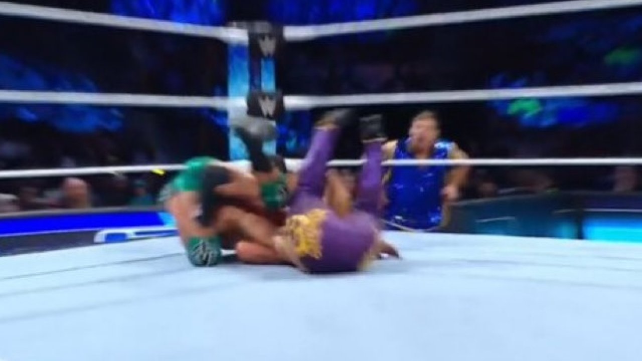 Austin Theory vs. Carmelo Hayes